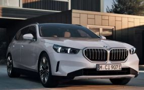 5 G61 TOURING HYBRIDE