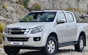 Housses De Siège Auto Avant Pour Isuzu D-Max (2015-2025) - 2 Pièces Confortables Et Respirantes